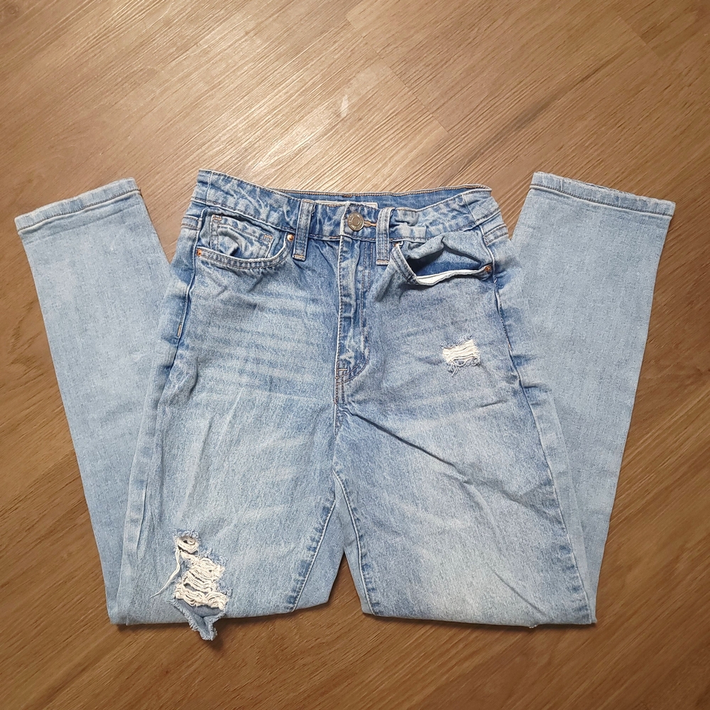 YMI Dream Light Wash Distressed Mom Jeans Size 5/27